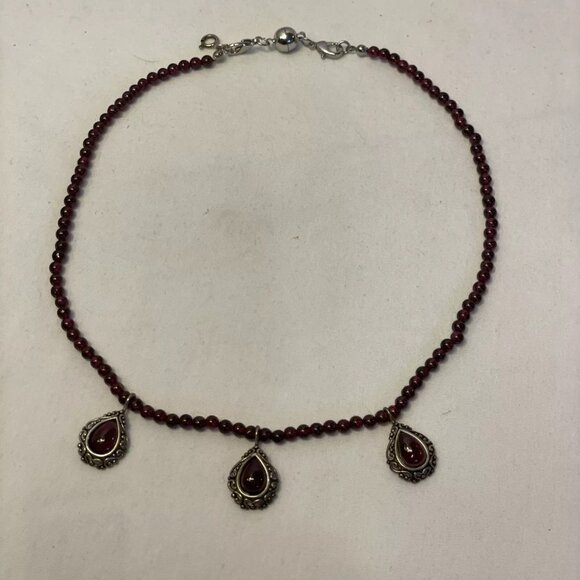 Vintage Garnet Bead Choker Necklace with 3 Charms 15 Maroon - Picture 2 of 9